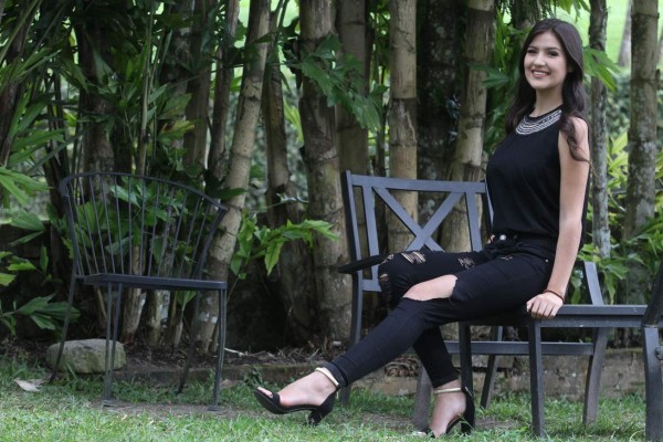 ¡LINDURA! Conocé a Eloísa Lorenzana, la bella novia de un jugador de Olimpia