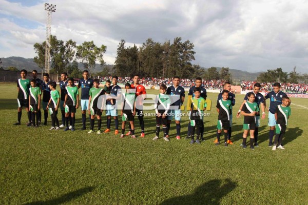 Las apariencias engañan: Los lujos del autobús que traslada al Real de Minas