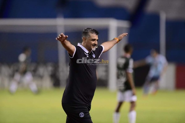 Los hondureños tomando mate, las chicas bonitas y el gesto de Virginia Varela Emilio Izaguirre