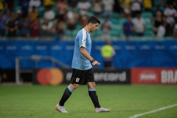 NO VISTE EN TV: Suárez llora y el 'besote' de Paolo Guerrero en el Perú-Uruguay