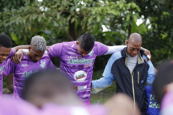 Fotos: Carlo Costly vuelve a sudar la camisa del Platense 14 años después de su debut