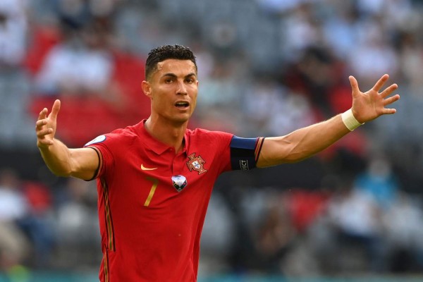 No se vio: El enojo de Cristiano Ronaldo, su reencuentro con Kroos y regaló su camisa a un aficionado