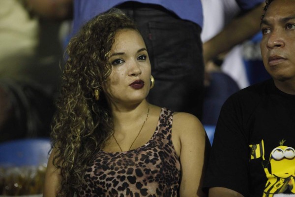 ¡QUÉ BOMBONES! Las mujeres que adornaron las semifinales en Honduras