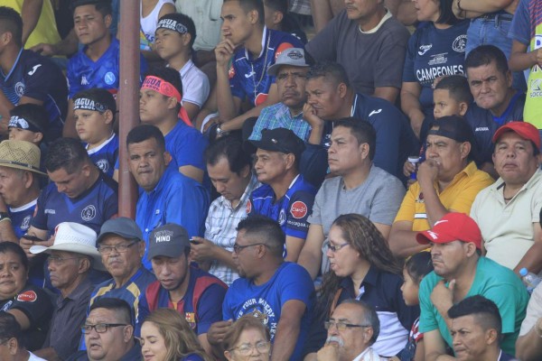 ¡Ambientazo! En Danlí se rinden ante Motagua y pintan de azul el Marcelo Tinoco