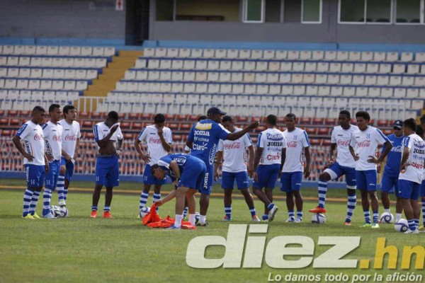 Hernán Medford pone manos a la obra con Honduras