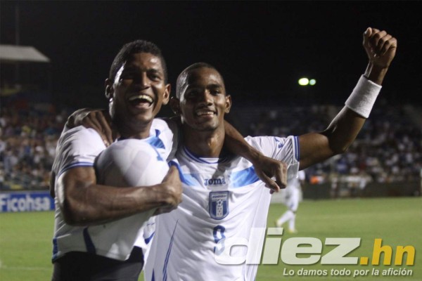 27 celebraciones inolvidables de Carlo Costly en su carrera