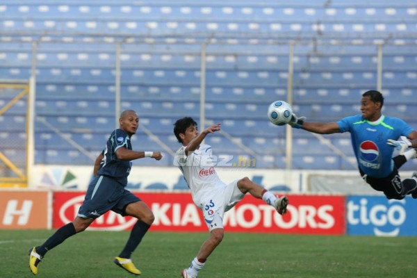 ¡Un equipazo que daba miedo! Hace 10 años Olimpia se quitó la maldición y le ganó a una final a Motagua