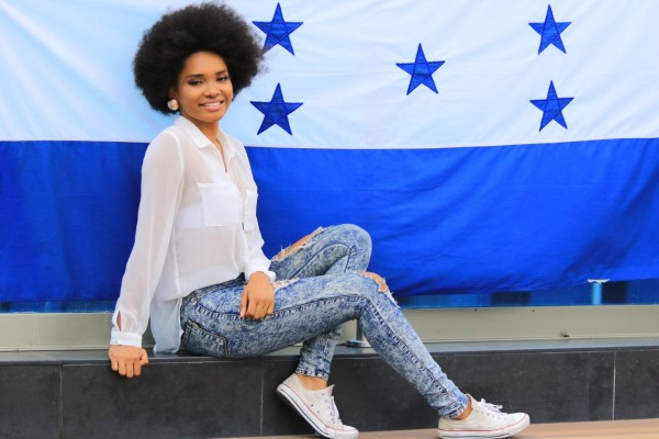 FOTOS: La bella modelo hondureña Massay Crisanto que motiva a la Selección