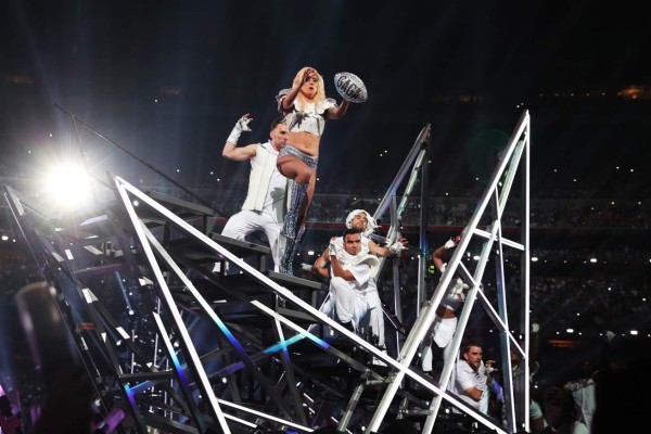 FOTOS: Así fue el show de Lady Gaga en el mediotiempo del Super Bowl