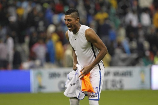 Las mejores fotos del delantero Carlo Costly y sus cambios de look