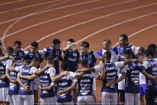 La visita especial en la práctica de la Selección de Honduras y el gesto de Fabián Coito