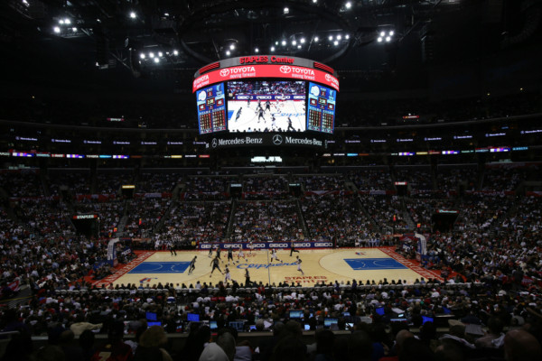 Fiesta, anillos, belleza en gigante inicio de la NBA