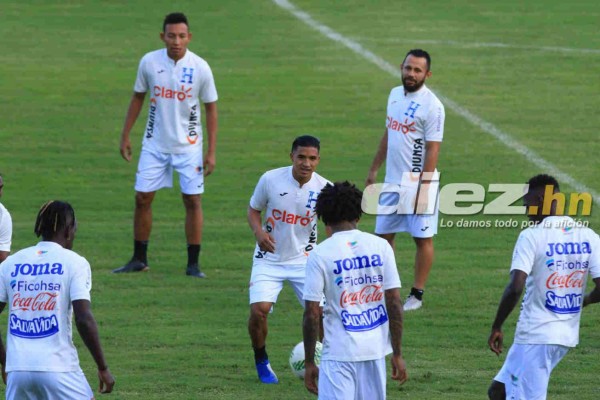 FOTOS: El parlante que acompaña a Maynor Figueroa y el nuevo look de Elis