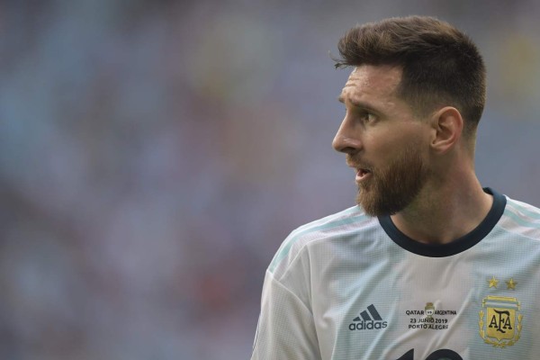 NO SE VIO EN TV: La visita de Antonella, la misteriosa novia en las gradas y la solicitud de niño a Messi