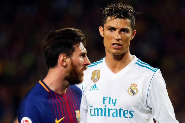 NO SE VIO POR TV: El saludo de Cristiano con Messi y el gesto de Piqué con CR7