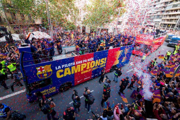 FOTOS: La gran celebración del FC Barcelona por el doblete en España