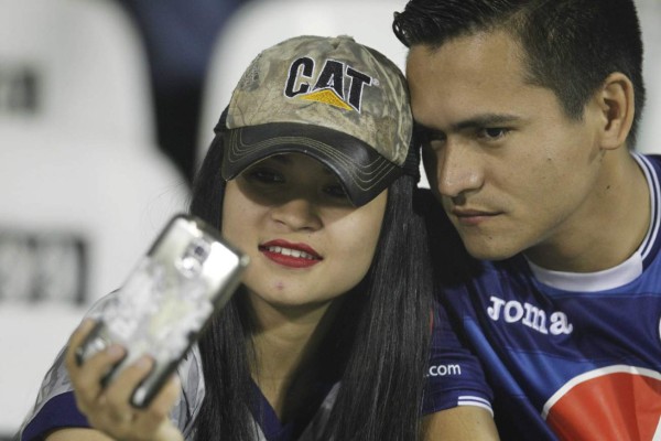 Las sorprendentes imágenes que no viste por tv en juego de Real España ante Motagua