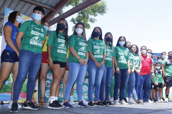 Belleza, fichajes y el nuevo cuerpo técnico: Así fue la presentación de la nueva plantilla del Marathón