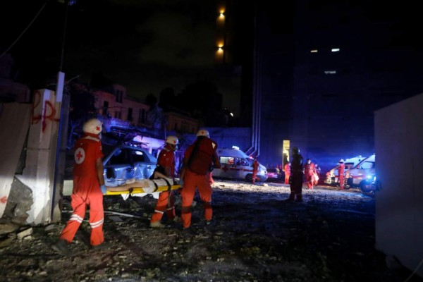 Lágrimas y muertos: Las impactantes nuevas imágenes de las explosiones en Beirut, Líbano