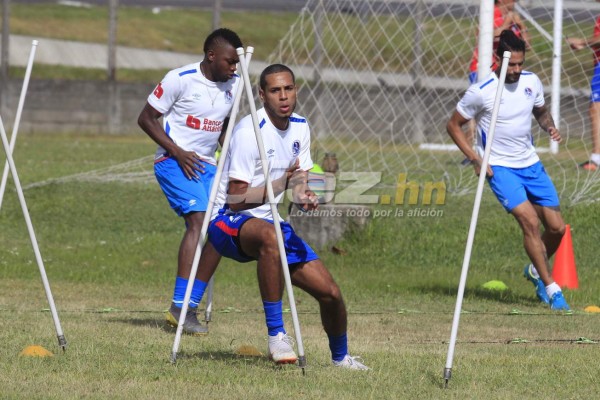 ¡Con nuevo delantero! Así fue el entrenamiento del Olimpia a un día de empezar el torneo