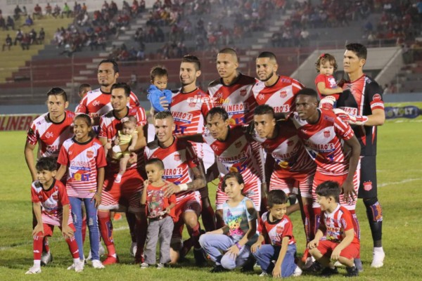 NO VISTE EN TV: Chicas lindas, explosión de ira y festejos en el Estadio Ceibeño