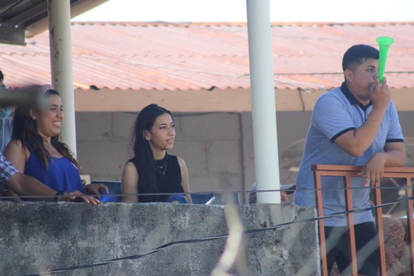 Euforia, festejos y afición: Así se vivió la fiesta de la goleada del Victoria a Potros en la Liga de Ascenso