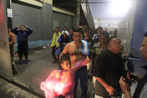 Las otras imágenes que dejó de la trágica noche en el Estadio Nacional de Tegucigalpa