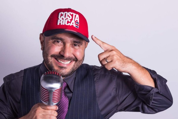Reconocido narrador de Costa Rica explota en redes al no estar en Rusia