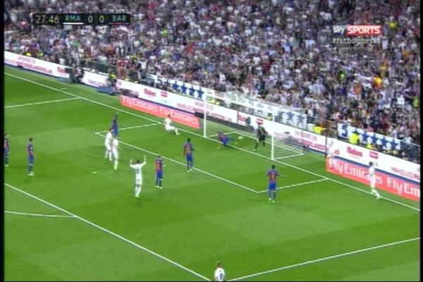 El grave error en defensa del Barcelona en el gol de Casemiro