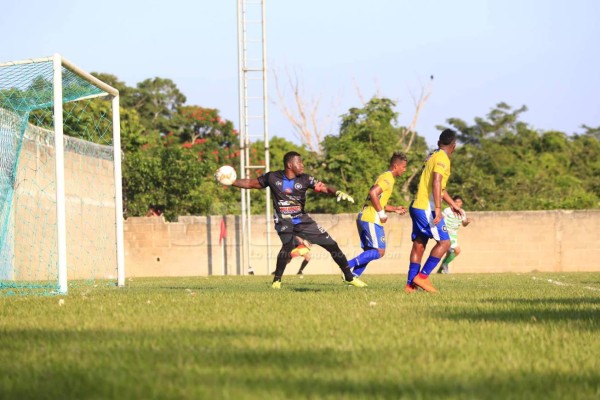 Con un ambientazo en Quimistán recibieron al Victoria de Tyson Núñez