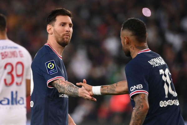 La polémica de Messi con PSG: se enoja con Pochettino tras sustituirle y le niega el saludo en su retiro