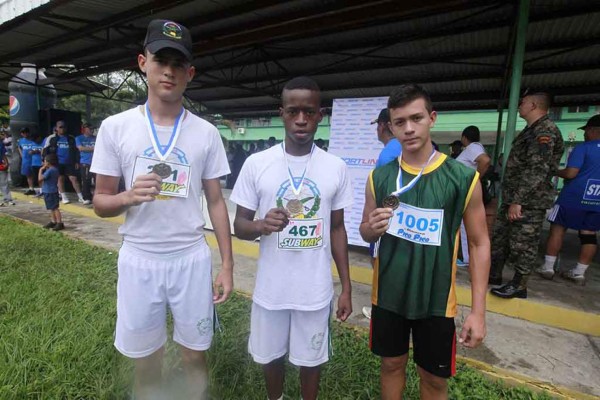 Las mejores imágenes de la Maratón ' Corriendo por la Salud”
