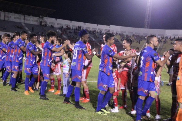 NO VISTE EN TV: Chicas lindas, explosión de ira y festejos en el Estadio Ceibeño