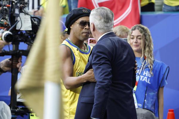 Gesto de Ronaldinho en el regreso de Neymar, show de Vinicius y las brasileñas