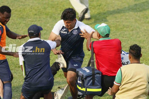 EN FOTOS: La lluvia de golpes y patadas entre técnicos de Marathón y Motagua
