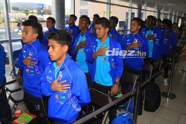 La Sub-20 de Honduras es recibida con pancartas, abrazos y homenaje