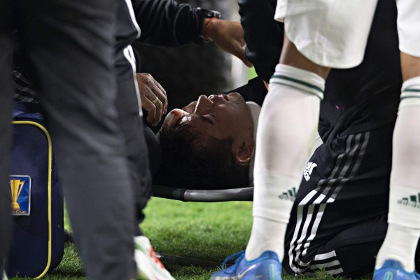 Escalofriante: así quedó el rostro de Chucky Lozano tras el duro choque con el portero de Trinidad y Tobago en la Copa Oro