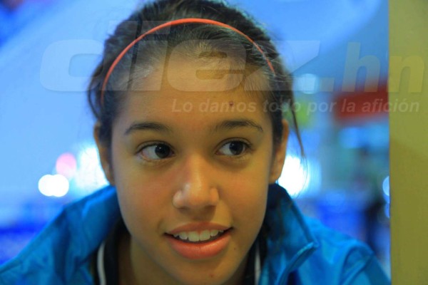 Chicas Sub20 de Honduras se relajan en centro comercial de San Pedro Sula