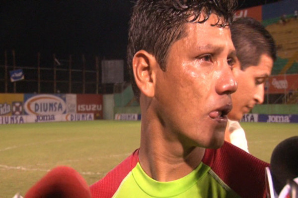 Los rostros de tristeza en Marathón tras derrota ante Olimpia