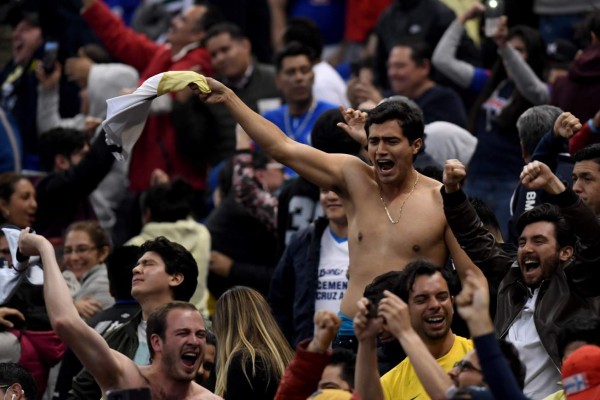Las dos caras de la final: El festejo de las águilas del América y el llanto del Cruz Azul