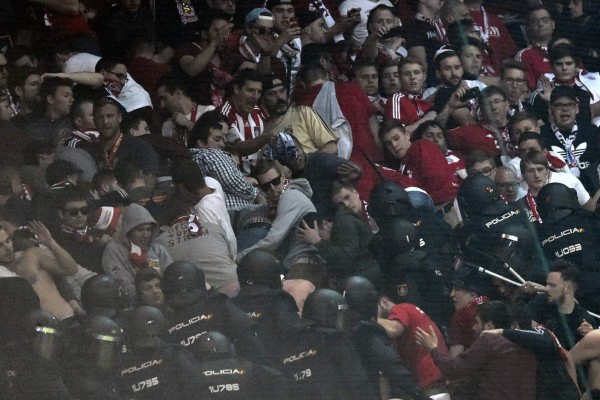 Las imágenes que no se vieron por tv: La bronca de la barra del Bayern en el Bernabéu