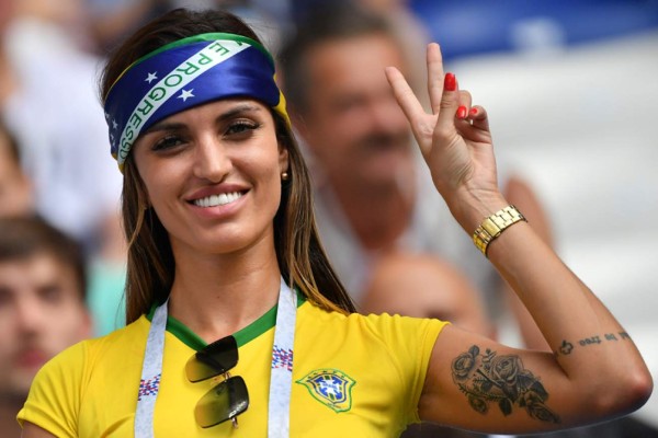 COLOR: El hombre araña y las chicas lindas de México y Brasil acaparan las miradas