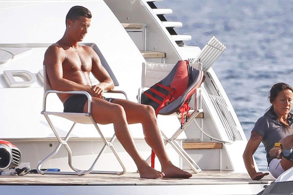 Cristiano Ronaldo sigue bien acompañado en sus vacaciones en Ibiza