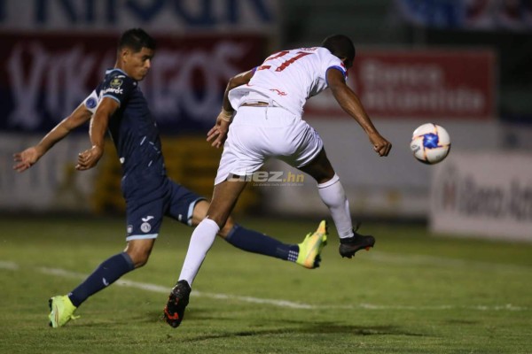 No lo viste en TV: El bonito saludo de Troglio y Diego y los 'cariñitos' en la Ultra Fiel en un bravo clásico