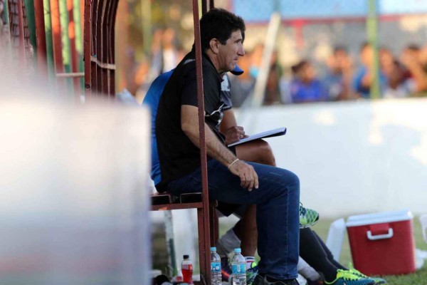 Subidos en los árboles, golpes a árbitros y la soledad del Yankel en la Copa Presidente