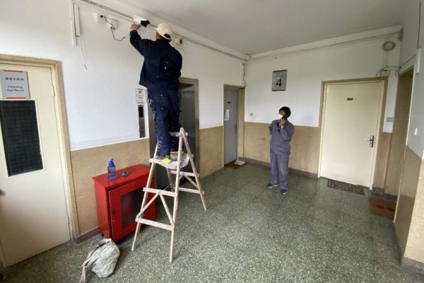 China utiliza robots y cámaras para hacer respetar el confinamiento por coronavirus