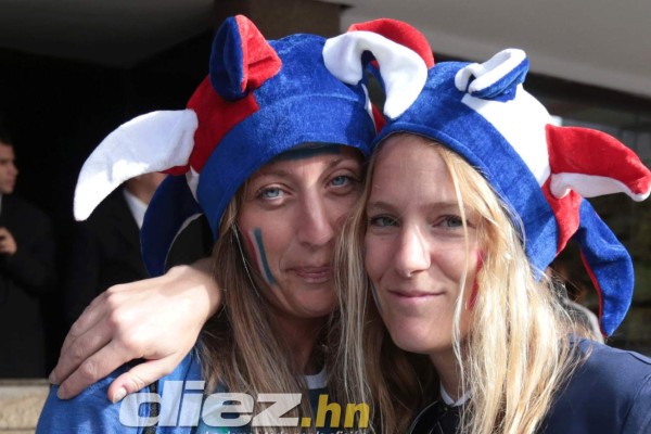 Así se vive el ambiente previo al juego Honduras vs Francia.