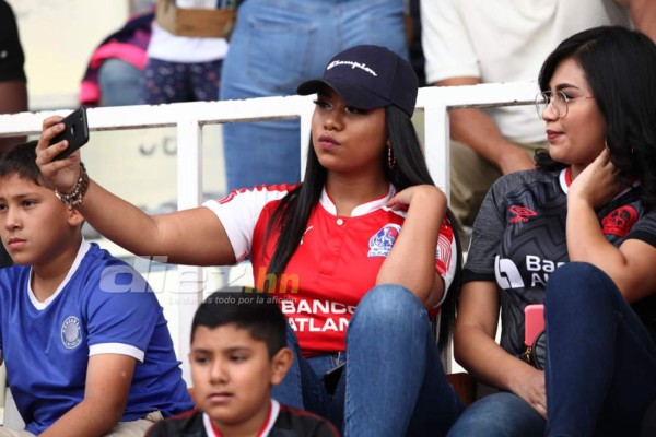 Derroche de sensualidad: Las chicas más bellas del Olimpia - Marathón