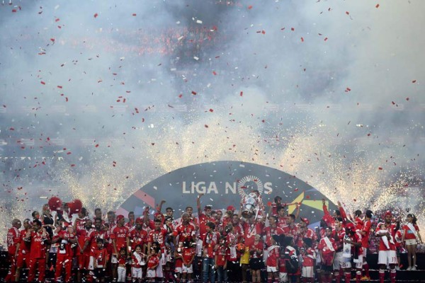 Celebraciones de los campeones por el mundo