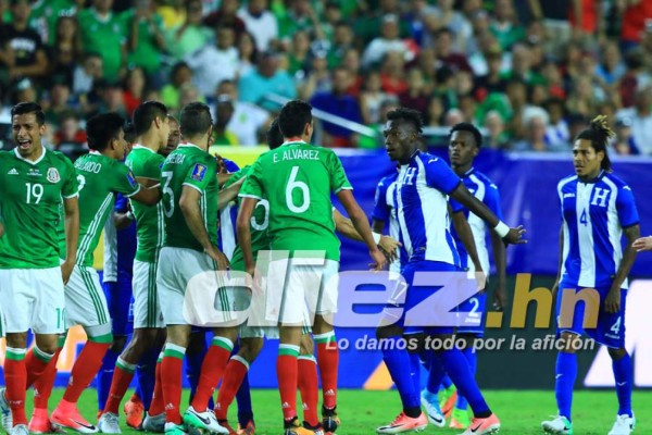 LO QUE NO SE VIO: El barbón, el espontáneo y el sufrimiento de Honduras